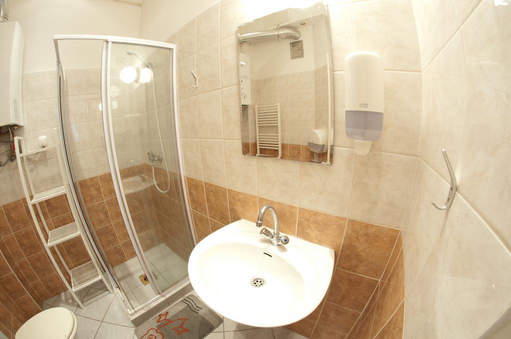 11Th Hour Cinema Hostel Budapest Bilik gambar
