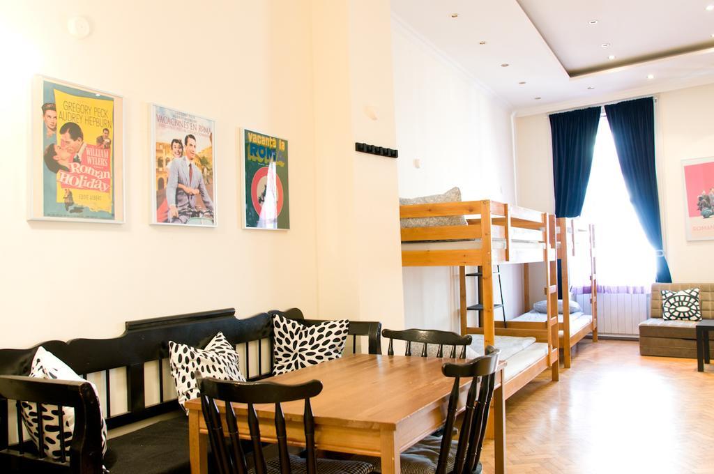 11Th Hour Cinema Hostel Budapest Bilik gambar